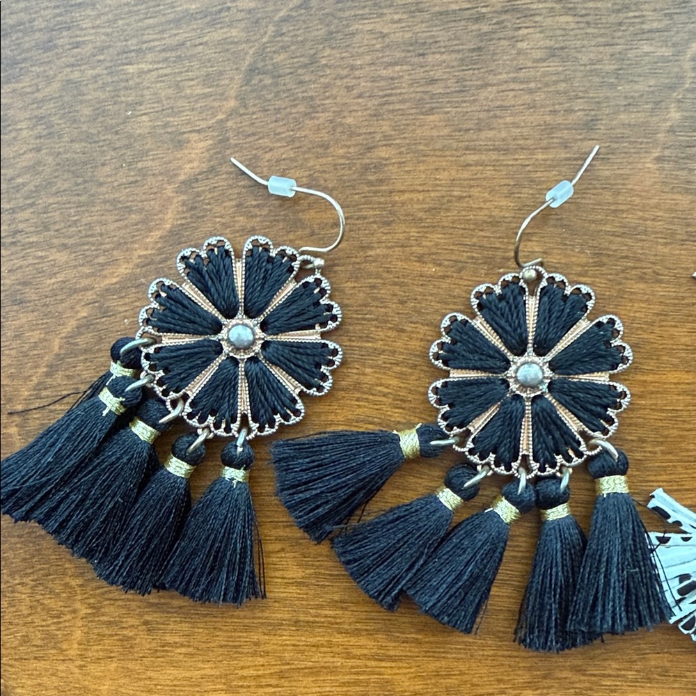 Francesca's Collections Black, White, and Gold Earrings Set - Picture 2 of 5